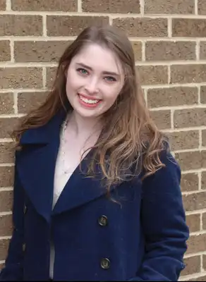 Headshot of Chloe Forbes