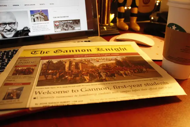The ˶ƽ Knight Newspaper