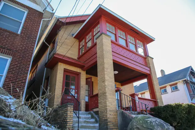 House at 221 and 223 West 5th Street