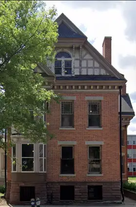 Carter-Shannon House at 203 W 6th St.