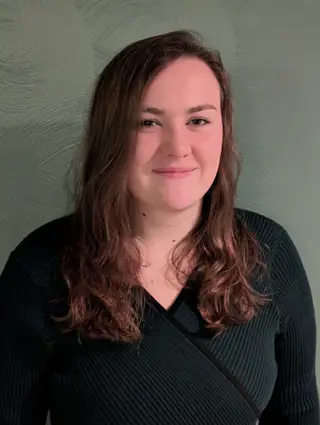 Headshot of Lauren Cass